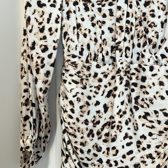 Leopard print mini dress - Picture 2 of 4